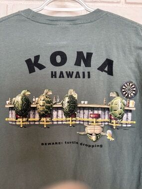 KONA Hawaii Turtle Bar Graphic Tee - Green Large